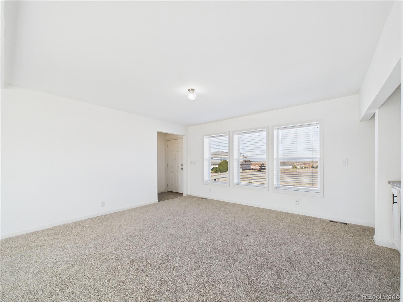 964 S Greenway Avenue