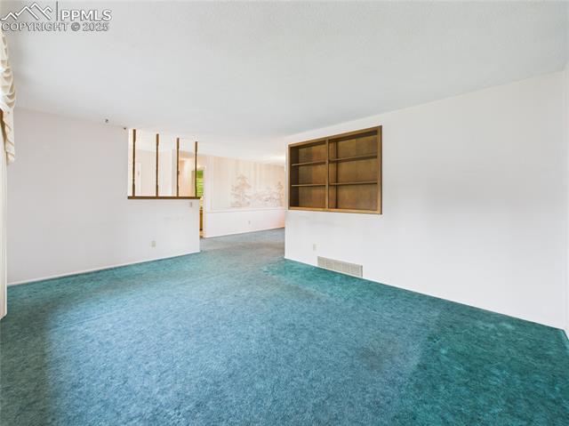 2206 Greenwich Circle