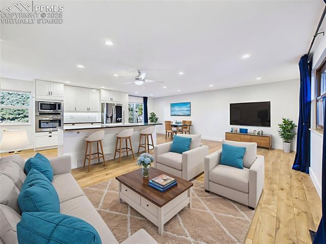 5040 Escapardo Way