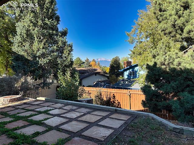 5040 Escapardo Way