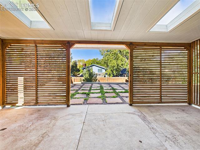 5040 Escapardo Way