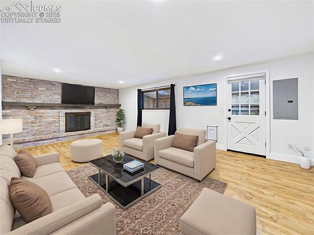 5040 Escapardo Way