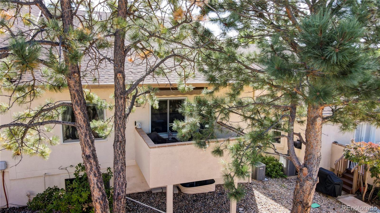 2048 Summerset Drive