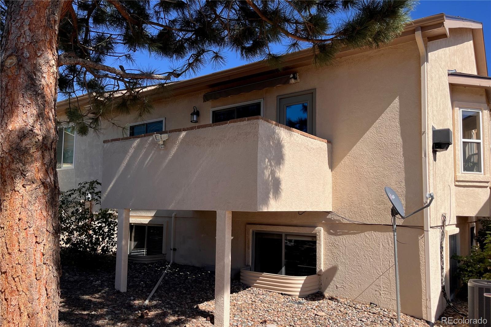 2048 Summerset Drive