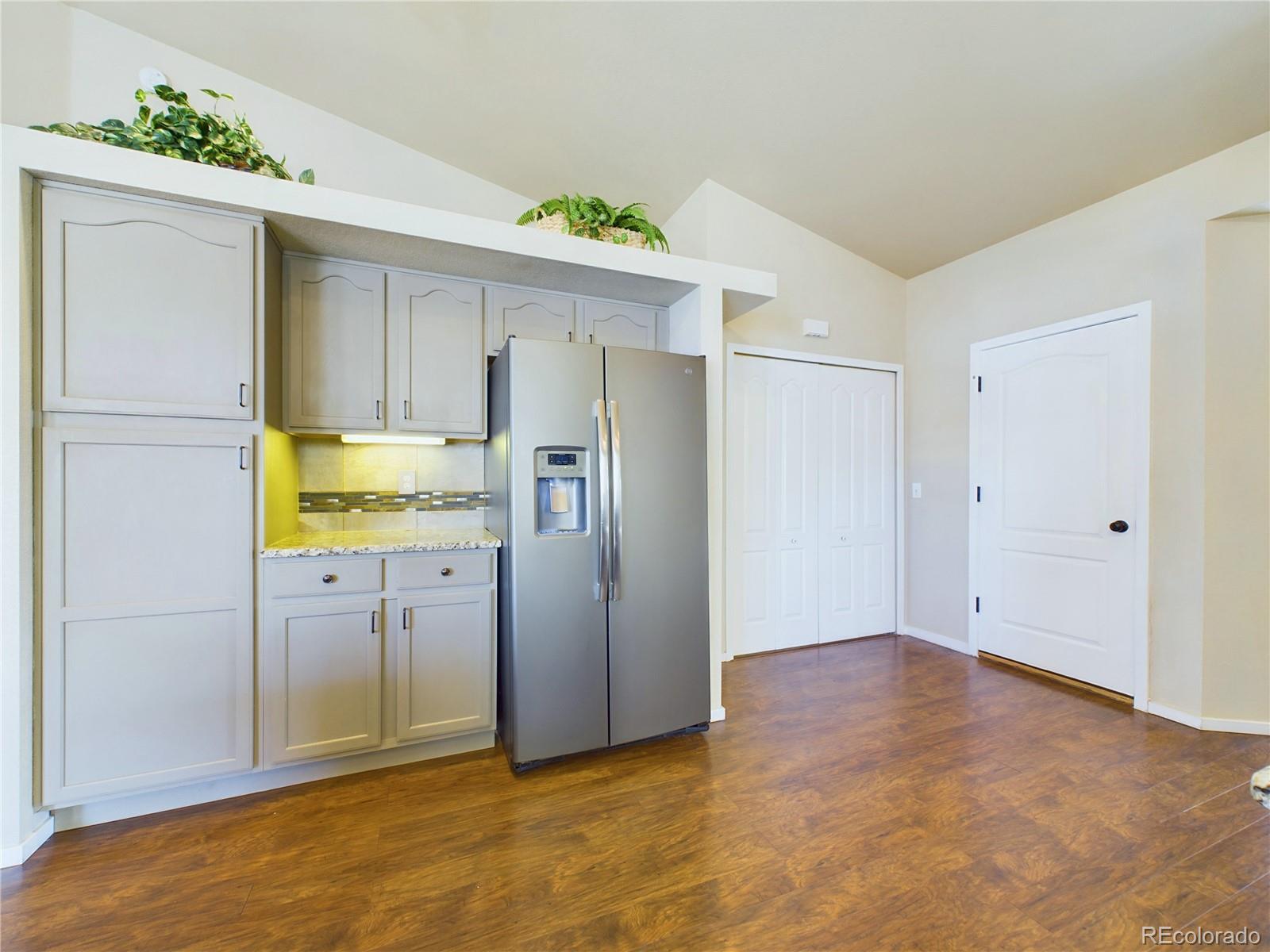 2048 Summerset Drive