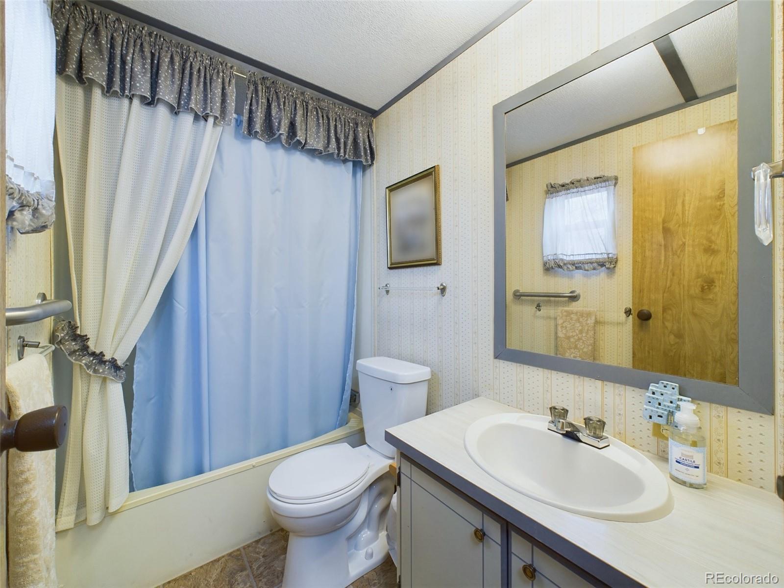 83 E Rolling Hills Drive