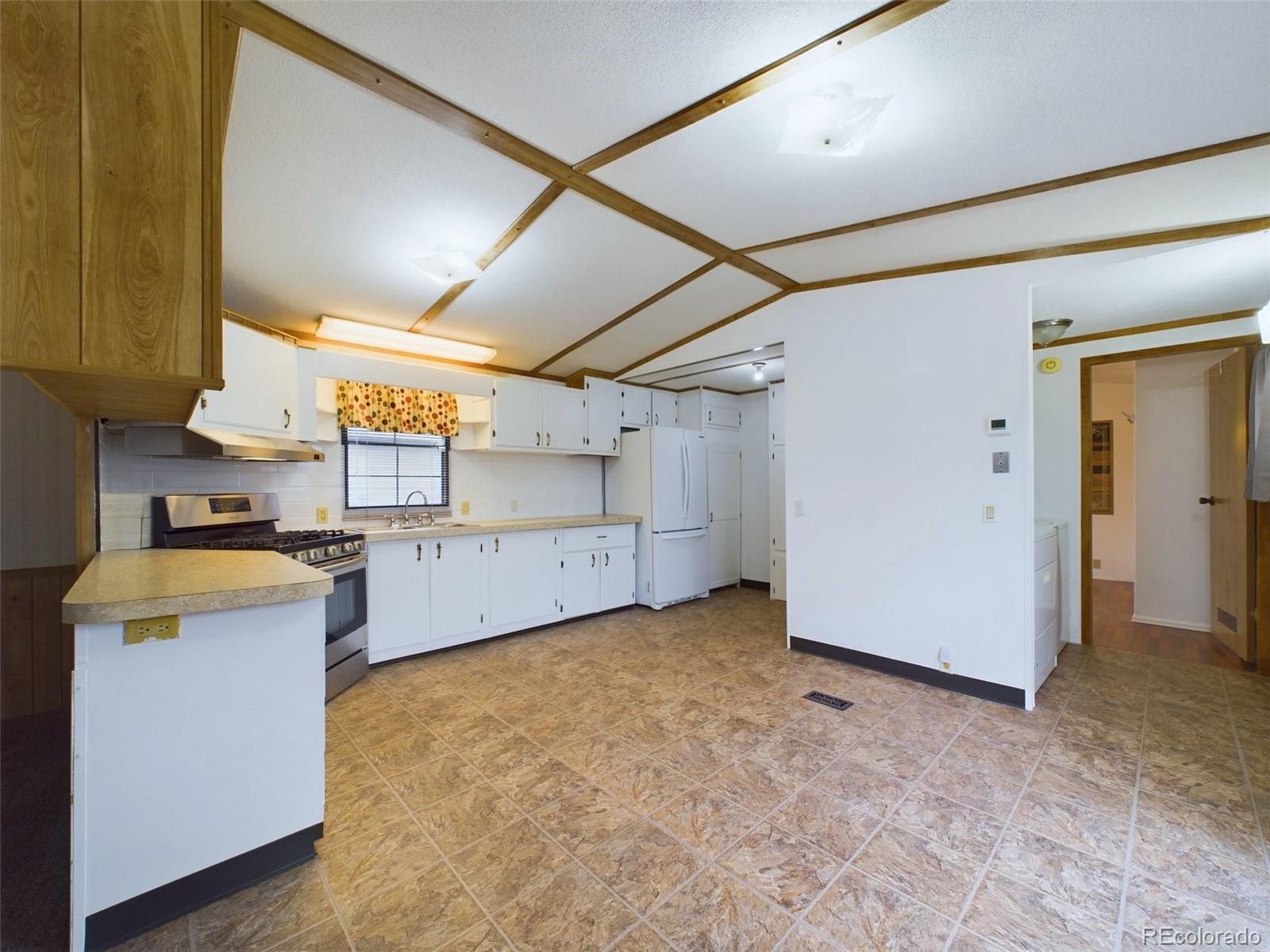 83 E Rolling Hills Drive