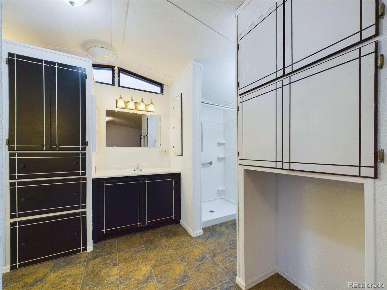 83 E Rolling Hills Drive