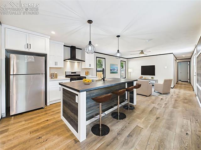262 E Kipling Drive