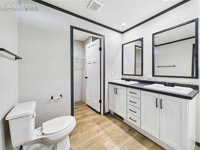 262 E Kipling Drive