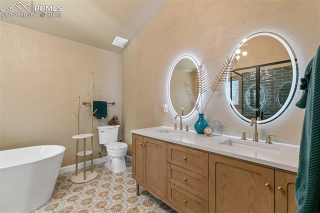 1045 Golden HIlls Road