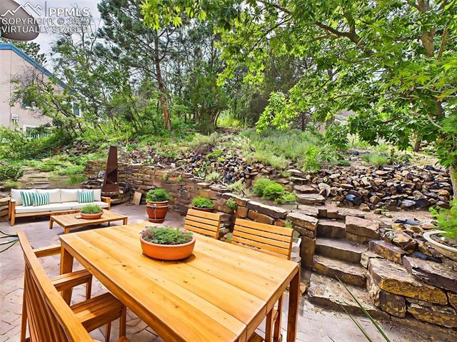 1045 Golden HIlls Road