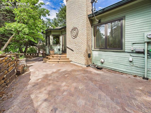 1045 Golden HIlls Road