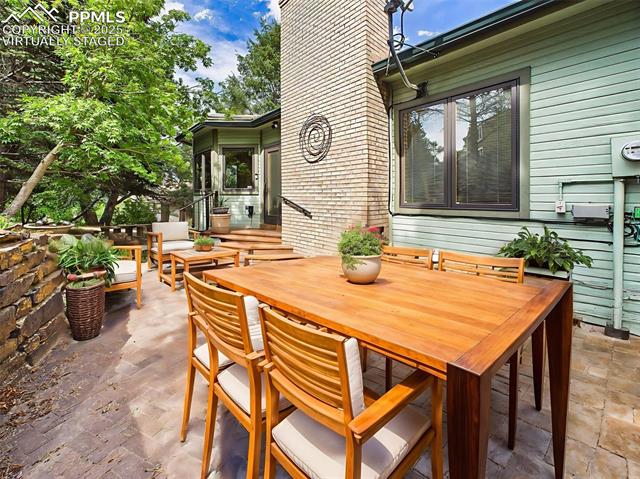 1045 Golden HIlls Road