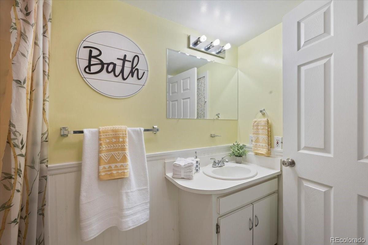 425 Columbine Street