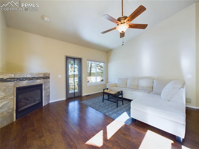 2048 Summerset Drive