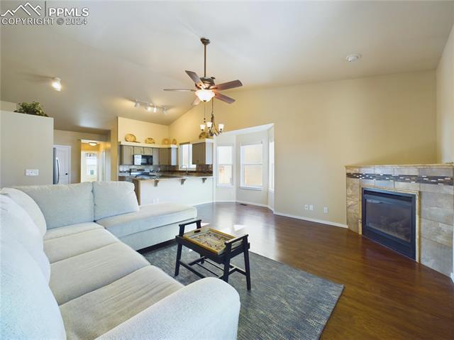 2048 Summerset Drive