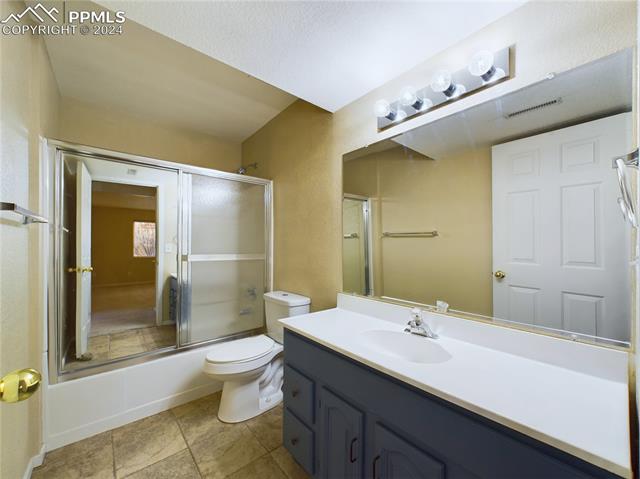 2048 Summerset Drive