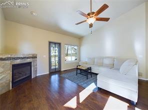2048 Summerset Drive