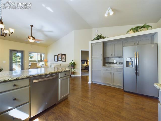 2048 Summerset Drive