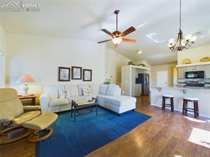 2048 Summerset Drive