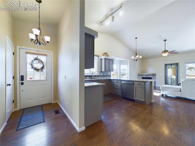 2048 Summerset Drive