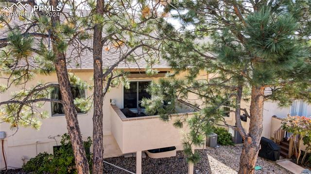 2048 Summerset Drive