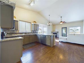 2048 Summerset Drive