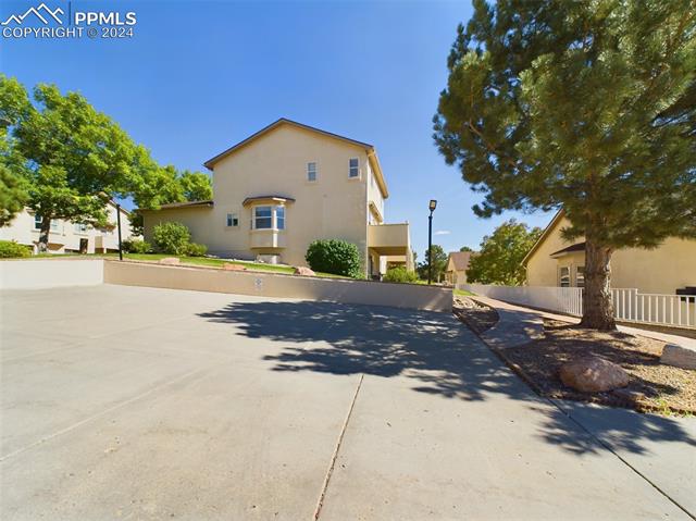 2048 Summerset Drive