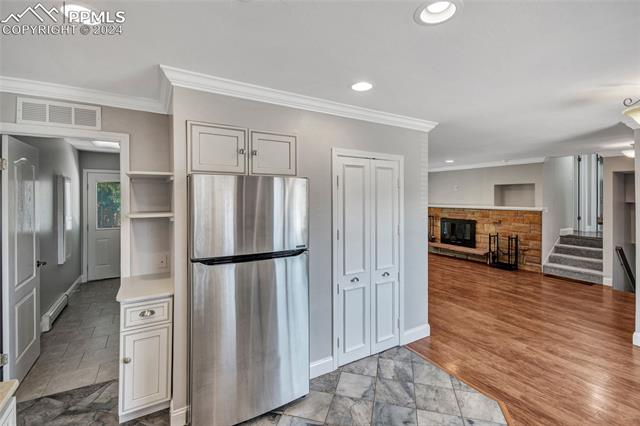 1939 Cadillac Avenue