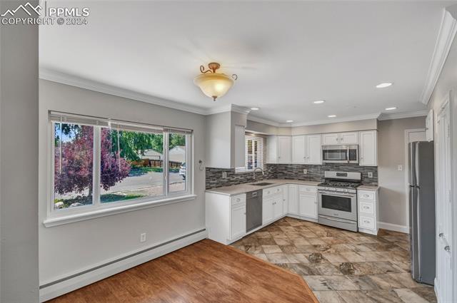 1939 Cadillac Avenue