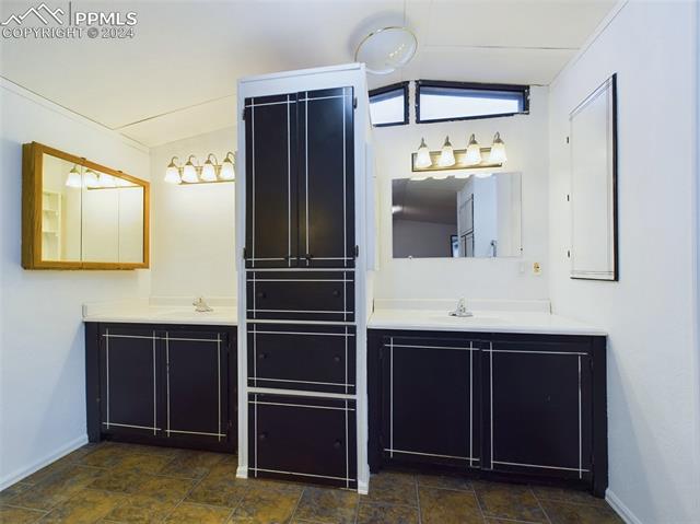 83 E Rolling Hills Drive