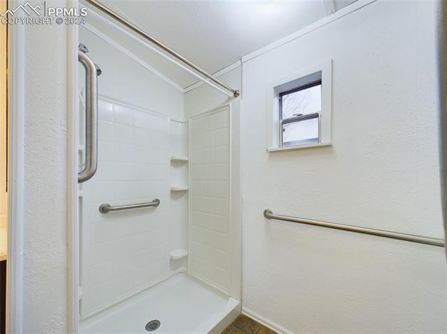 83 E Rolling Hills Drive