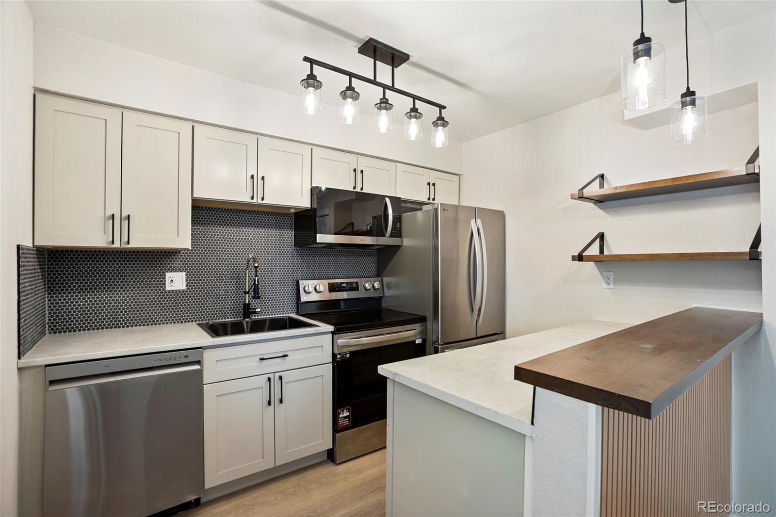 3354 S Flower Street Unit: 12