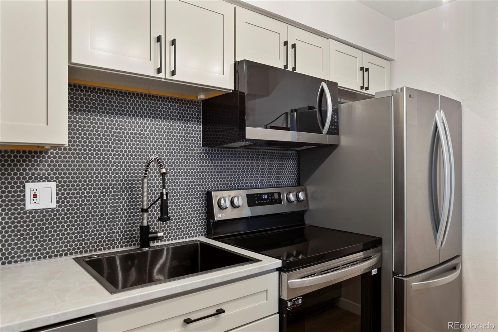 3354 S Flower Street Unit: 12