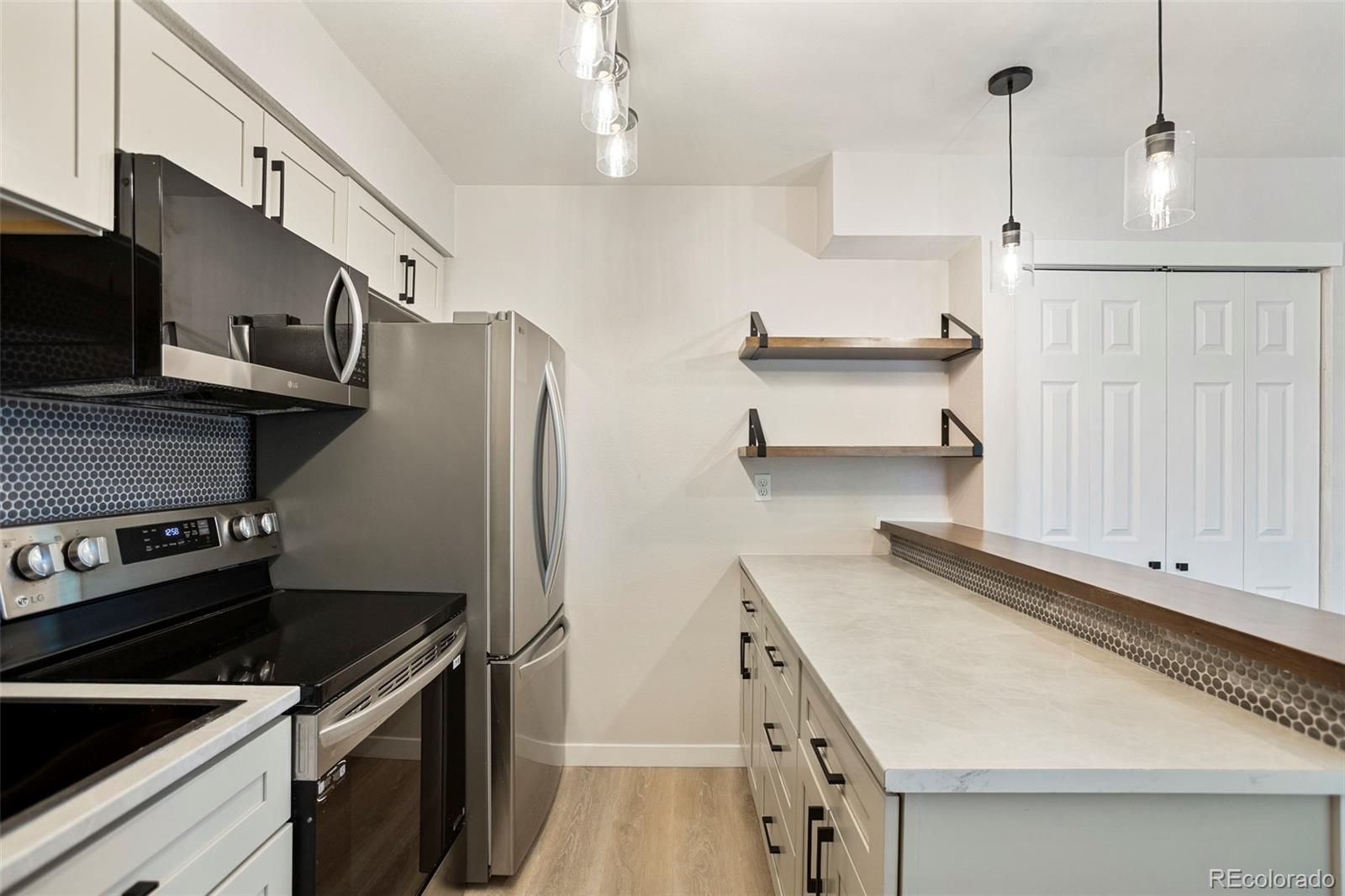 3354 S Flower Street Unit: 12