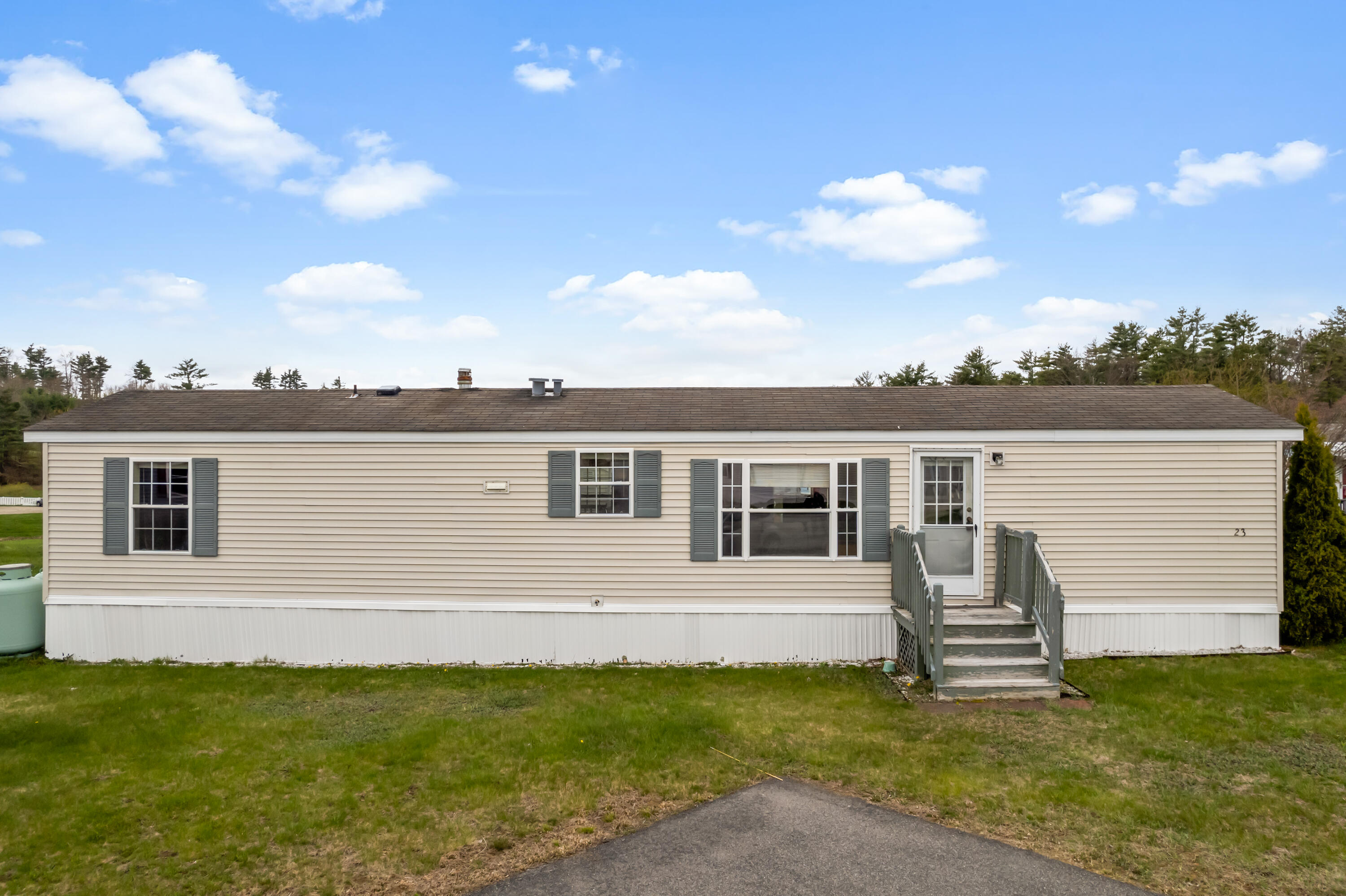23 Sunrise Hill