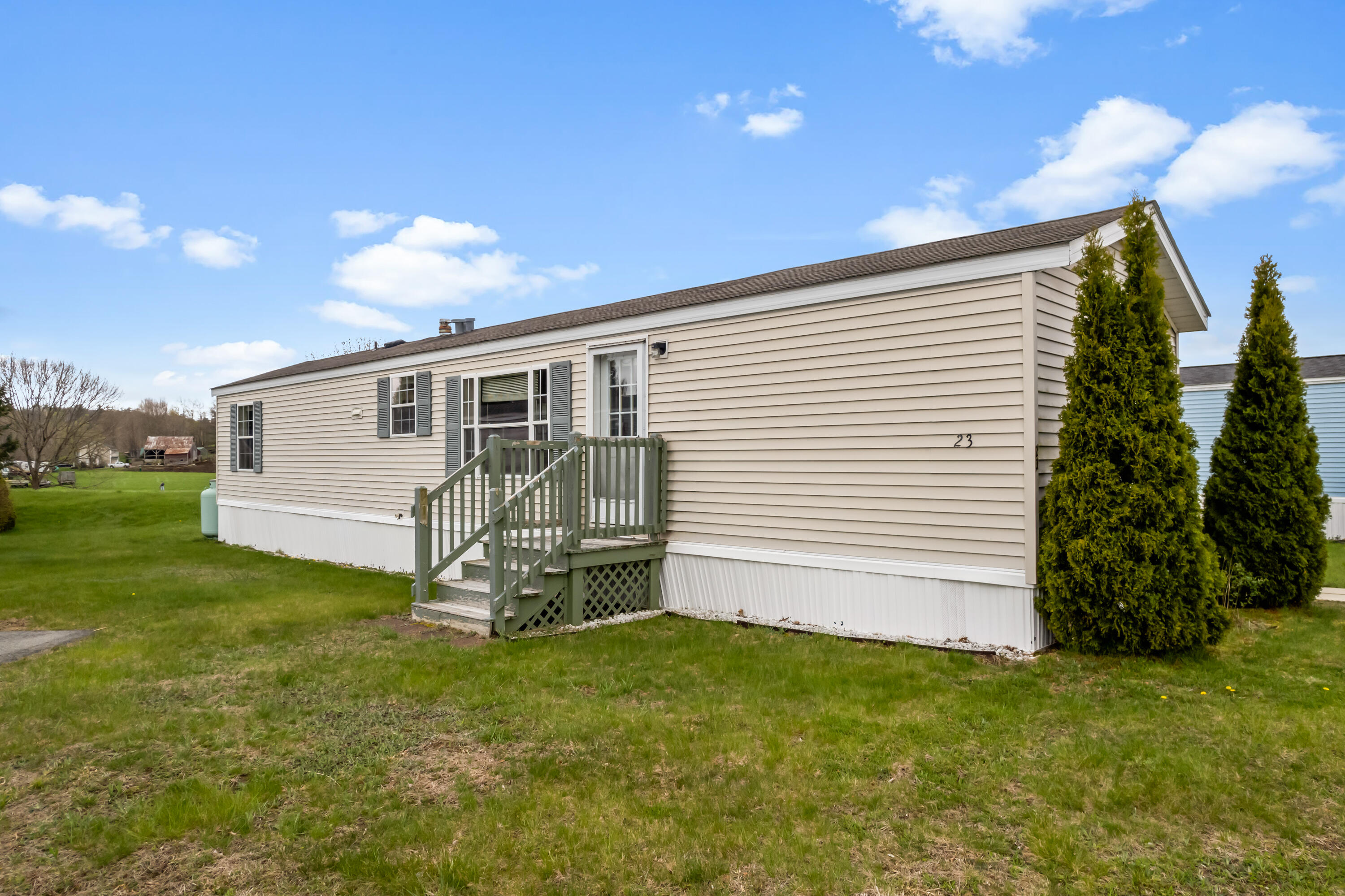 23 Sunrise Hill