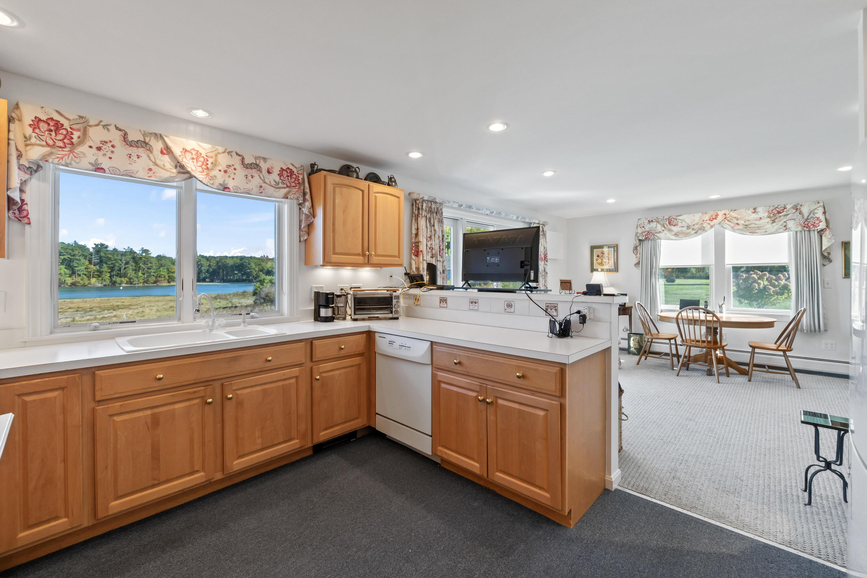28 Riverwood Drive