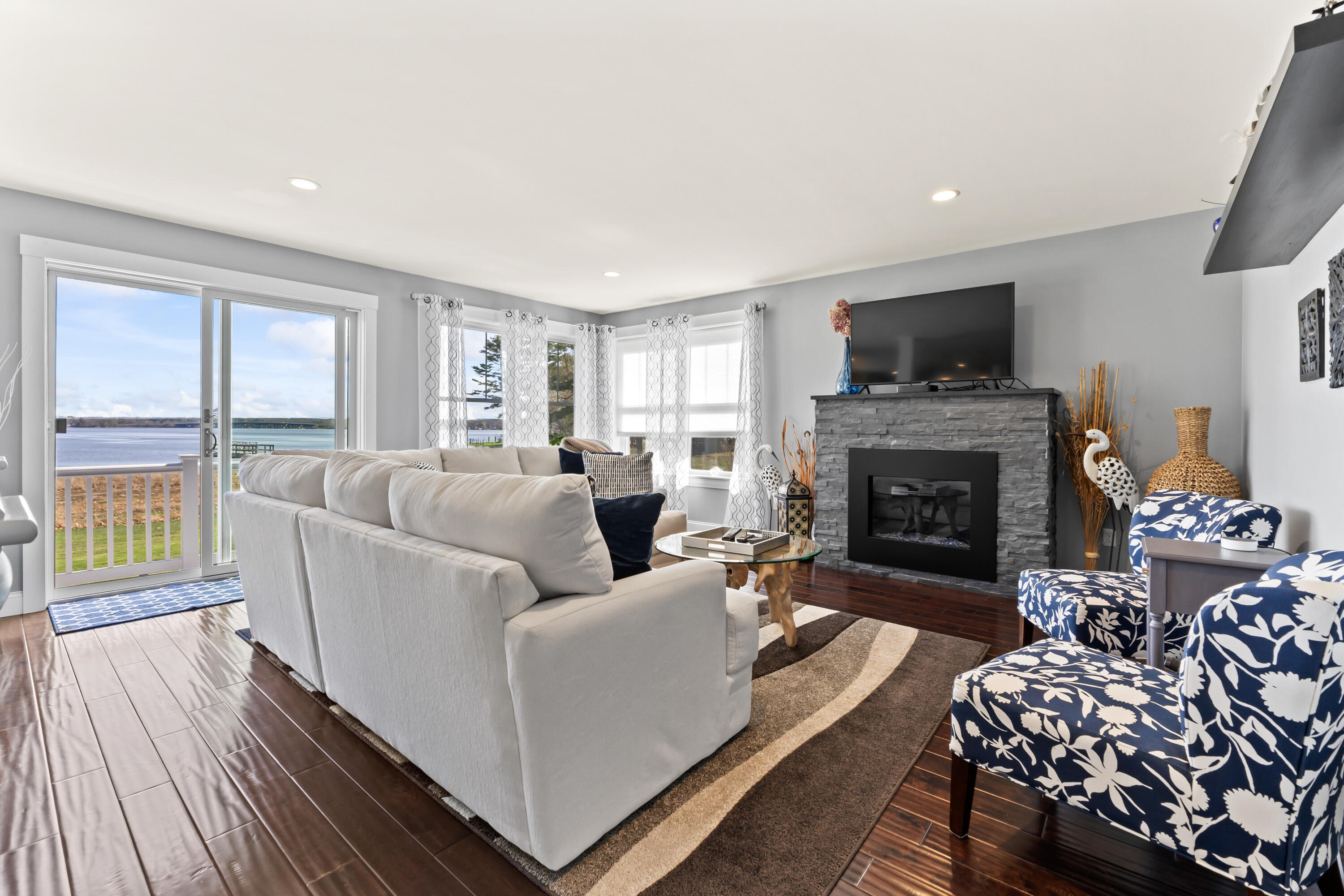 25 Rogers Point Drive