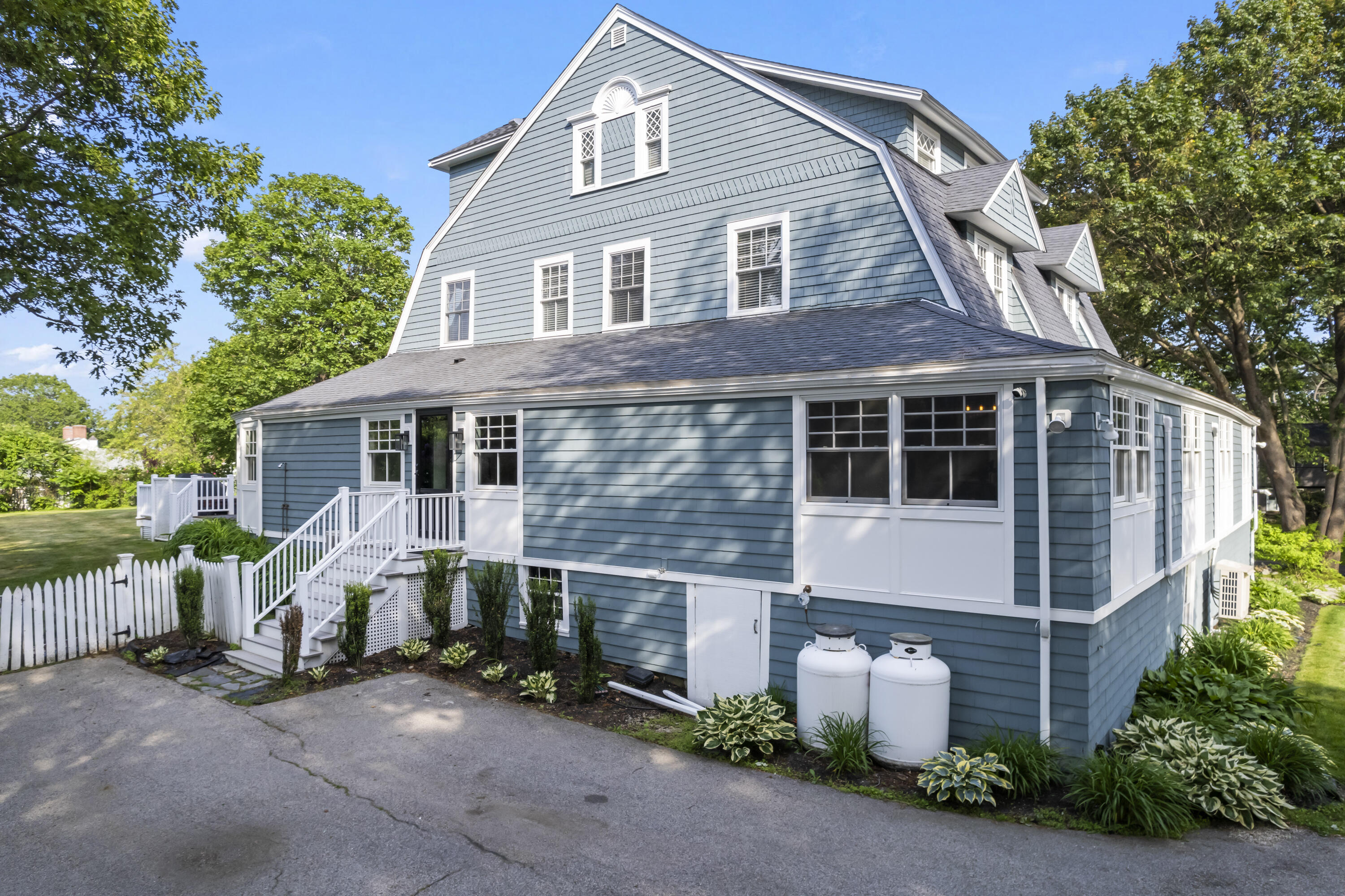 8 Roaring Rock Road