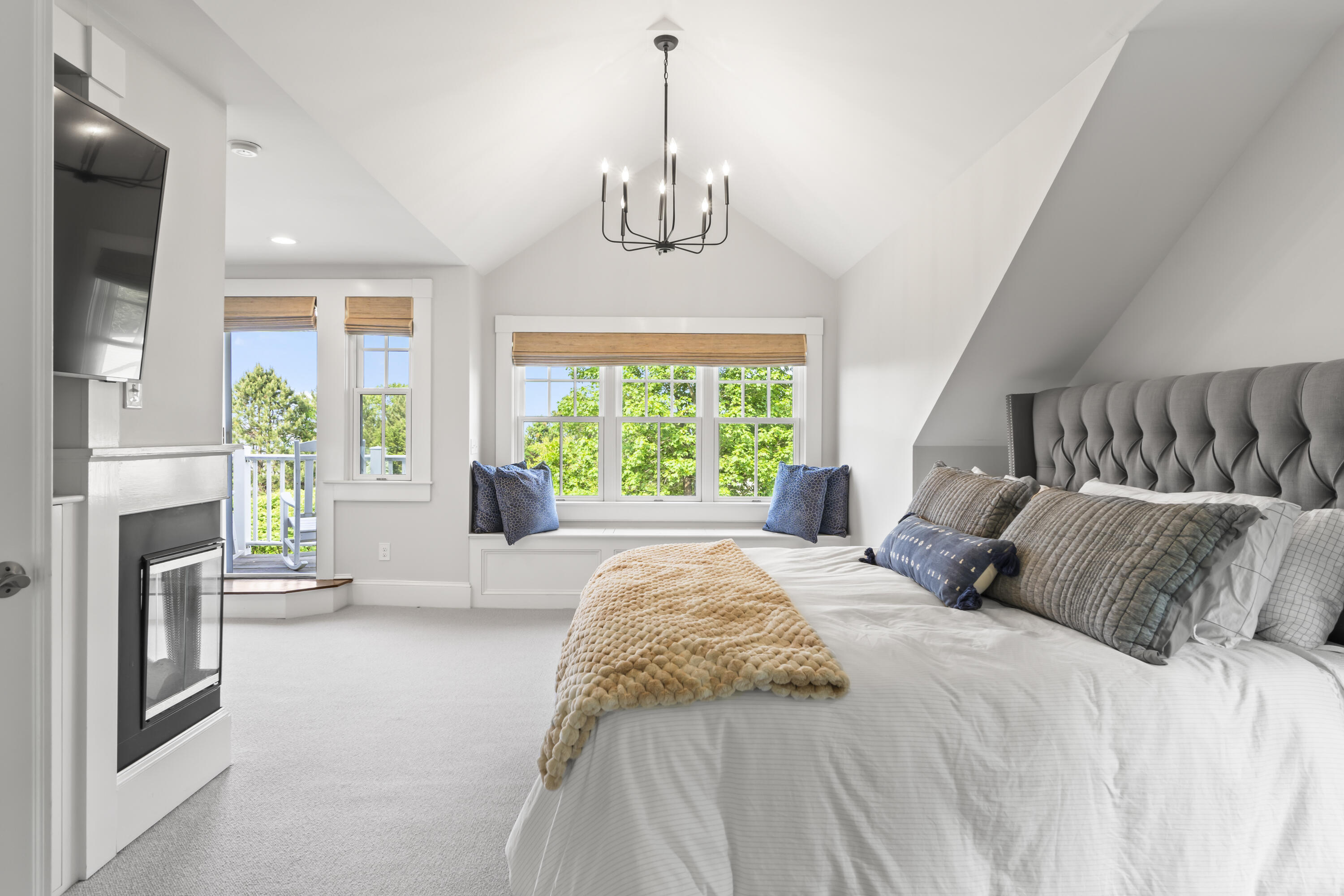 8 Roaring Rock Road