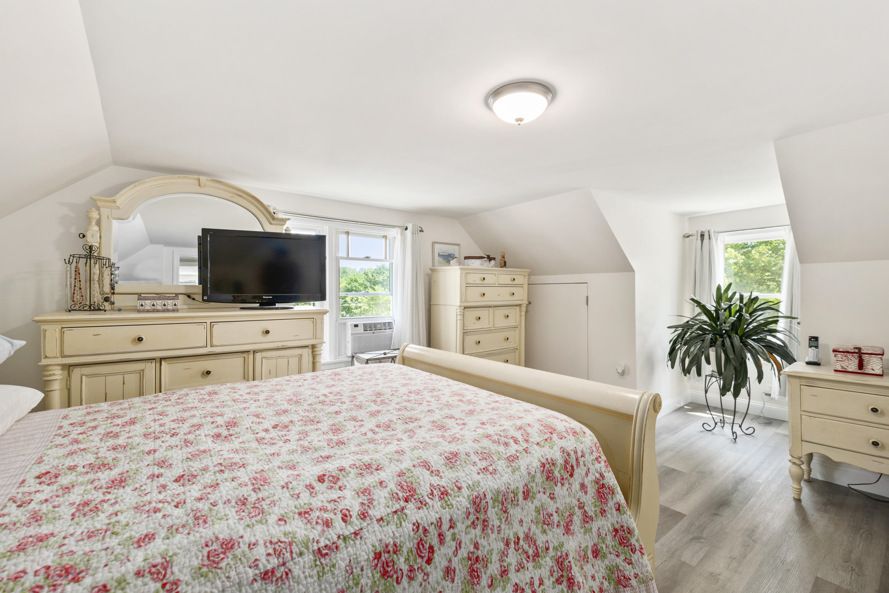 208 Long Sands Road