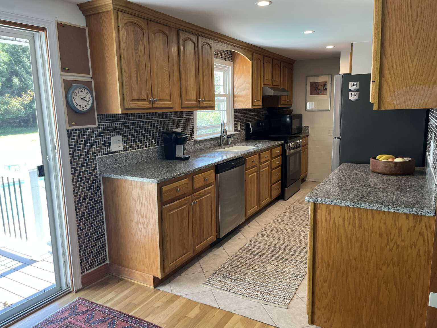 74 Frost Hill Road, Eliot