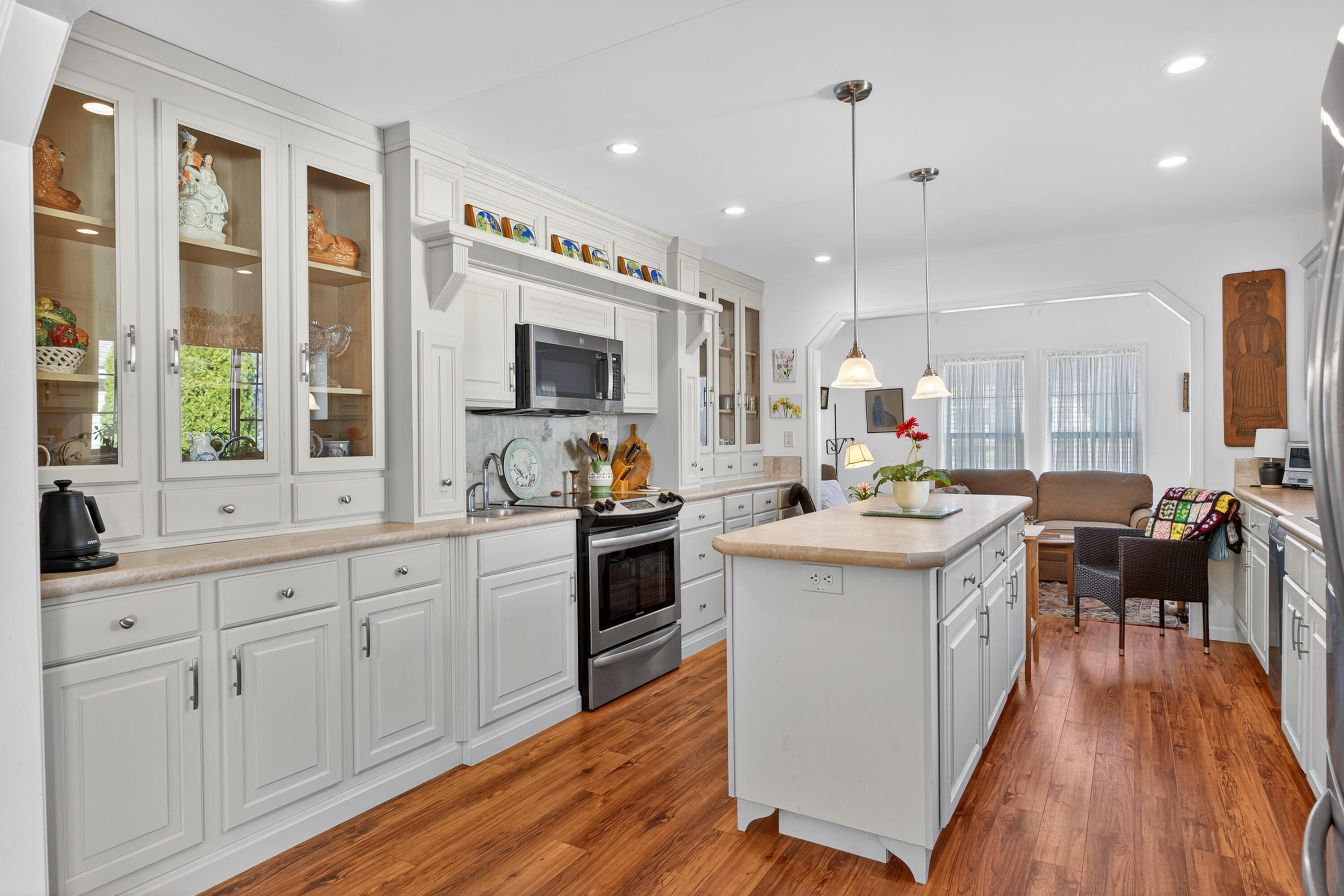 8 Caslyn Drive