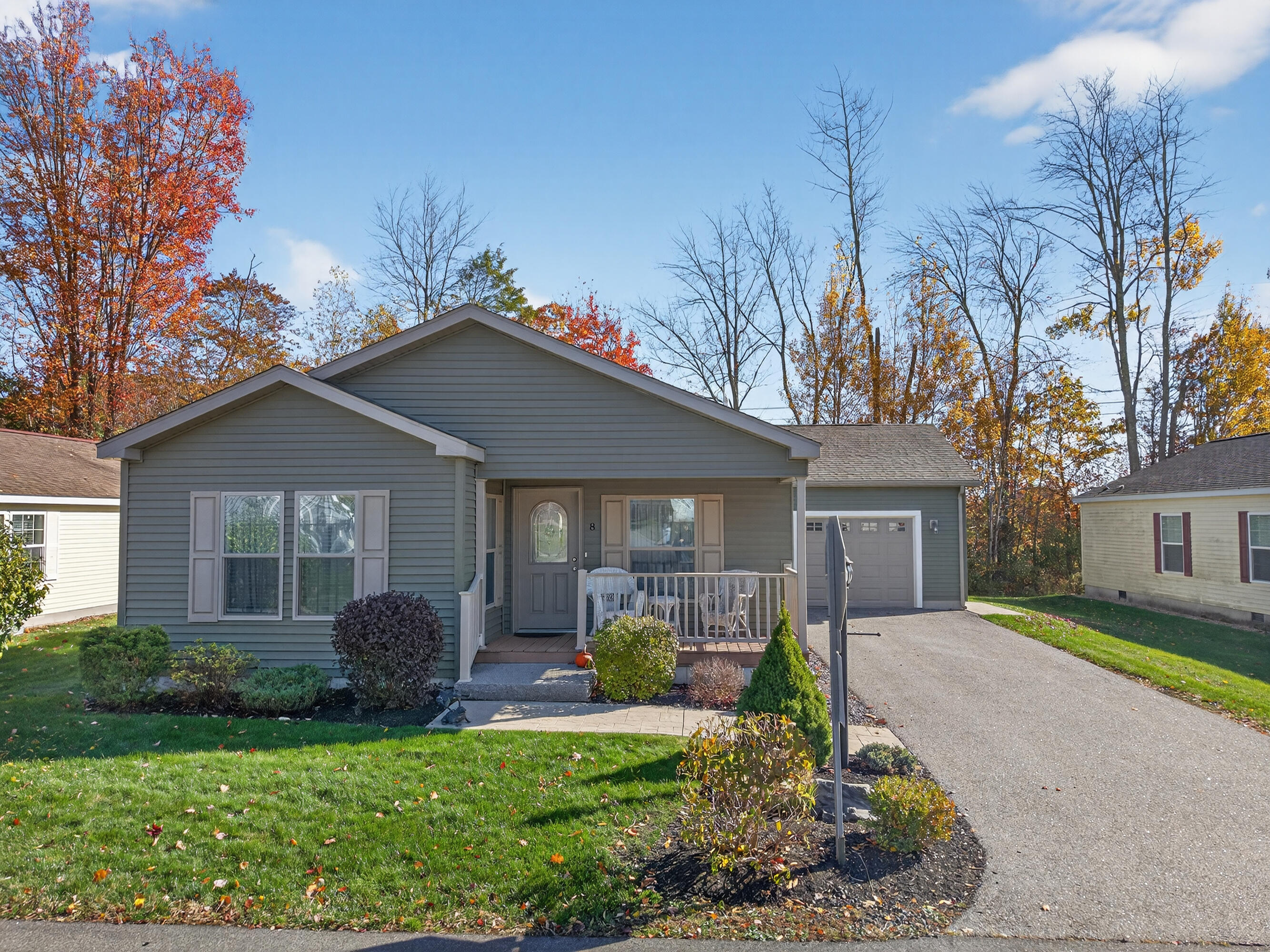 8 Caslyn Drive