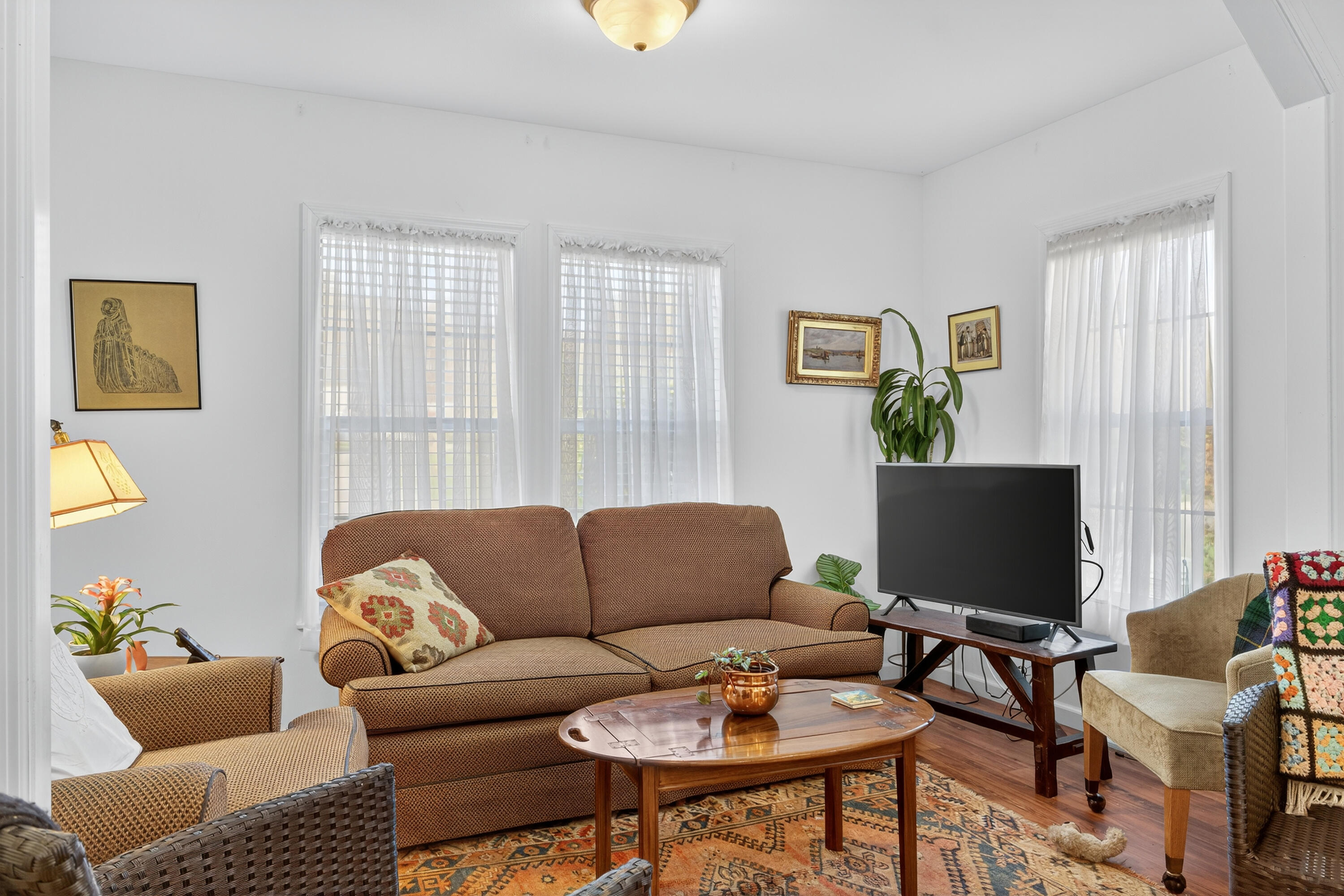 8 Caslyn Drive