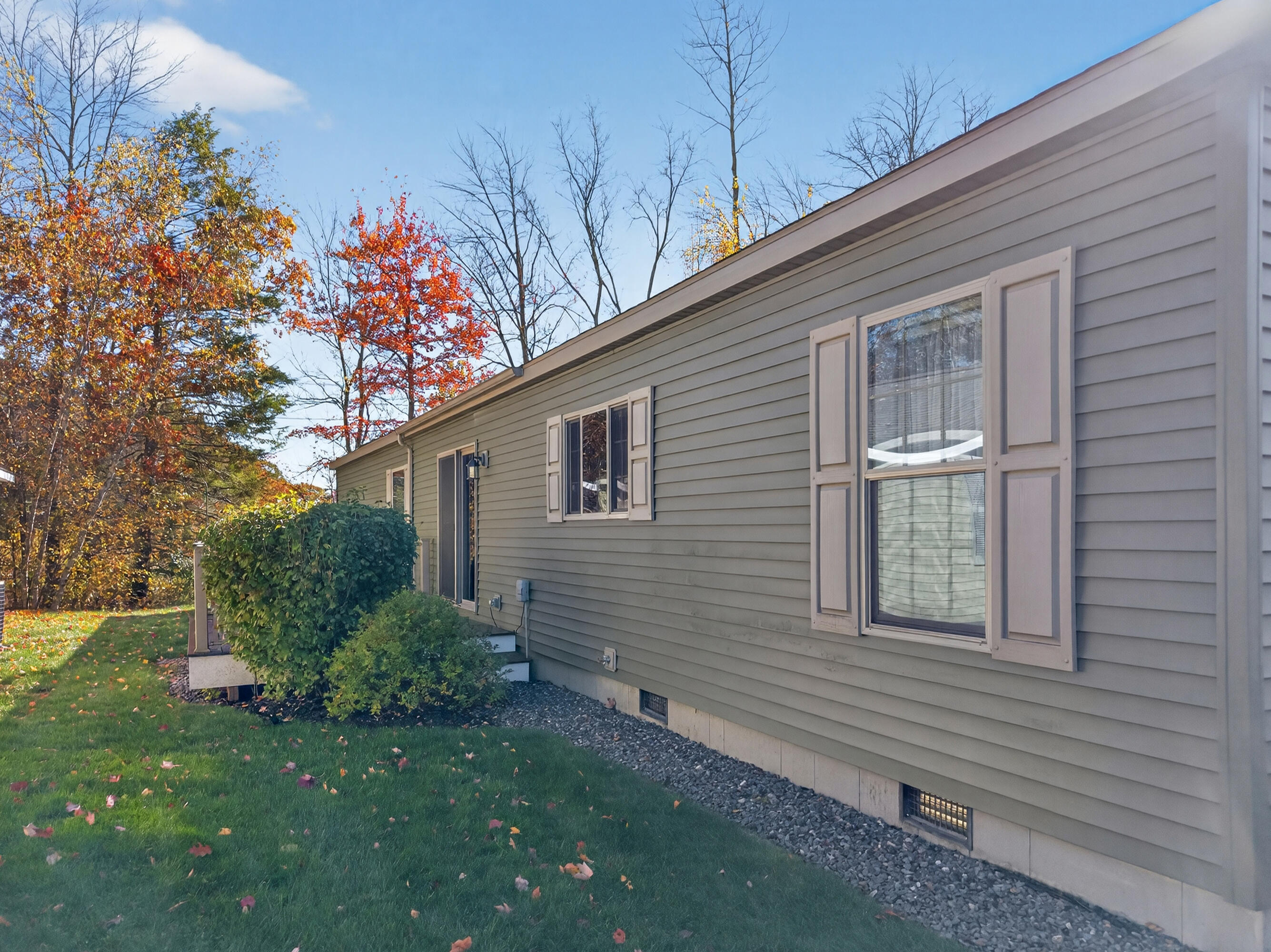 8 Caslyn Drive