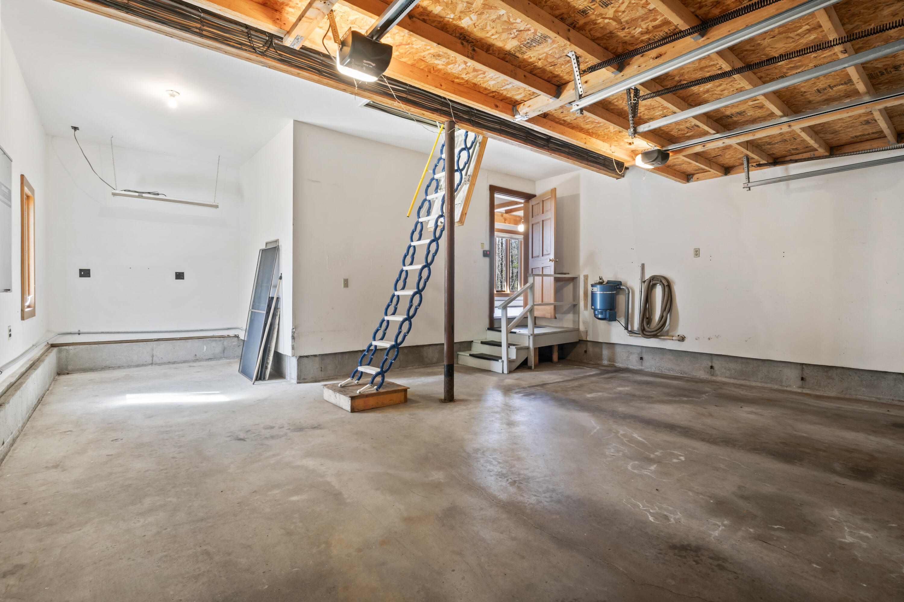 24 Bluestone Lane