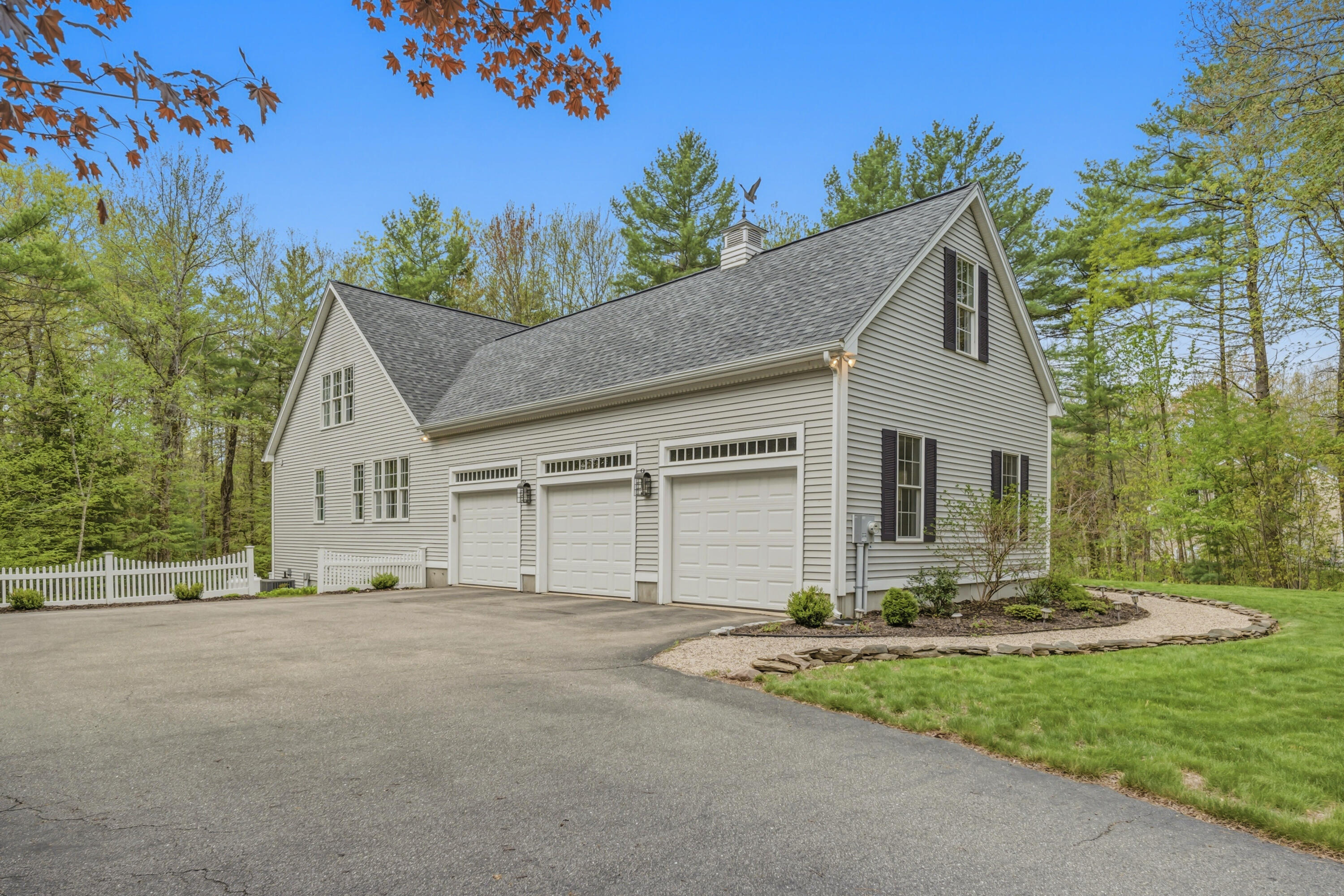 42 Black Swan Drive